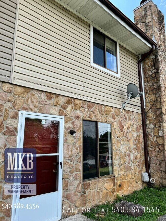 Building Photo - 216 Dalewood Ave