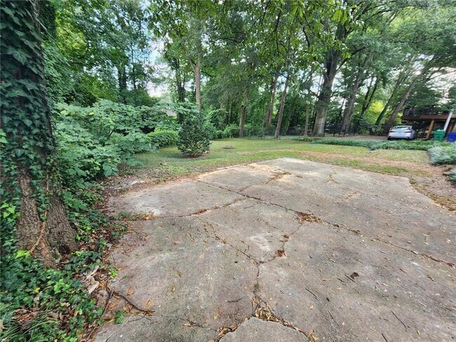 Building Photo - 2431 N Decatur Rd