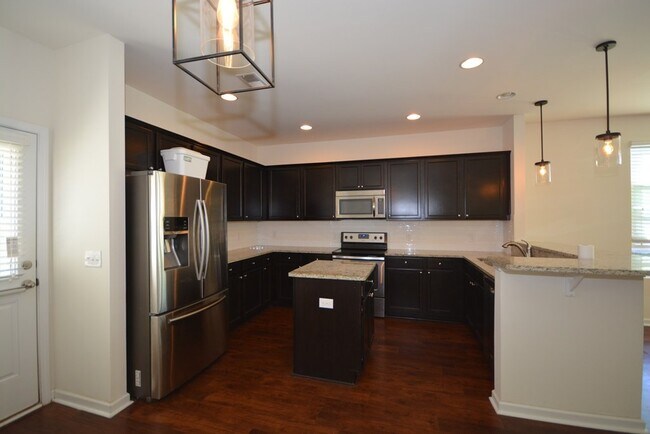 Building Photo - Adorable Single Level Home