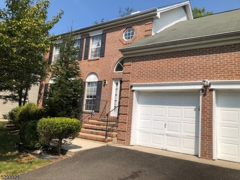 Primary Photo - 9 Winthrop Dr