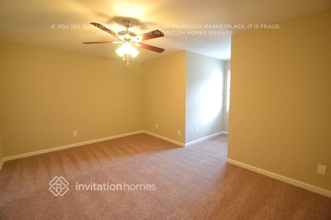 Building Photo - 123 Oak Ridge Dr