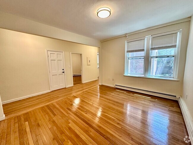 Building Photo - 1407 Beacon St