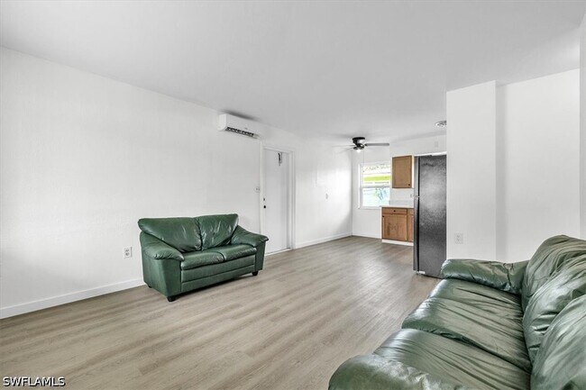Foto del edificio - 2423 Jeffcott St