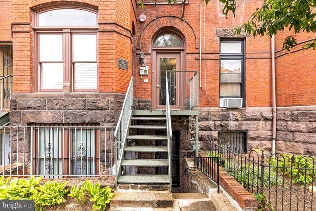 Building Photo - 2201 K St NW