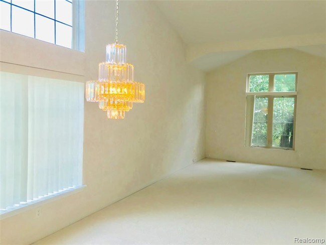 Building Photo - 5752 Villa France Ave