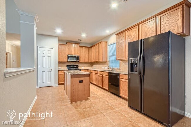 Building Photo - 4 br, 2.5 bath House - 323 Deaton Dr UNIT