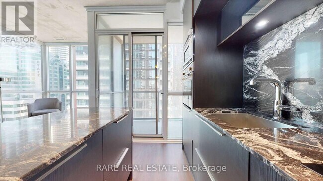 Photo du bâtiment - 88 Blue Jays Way