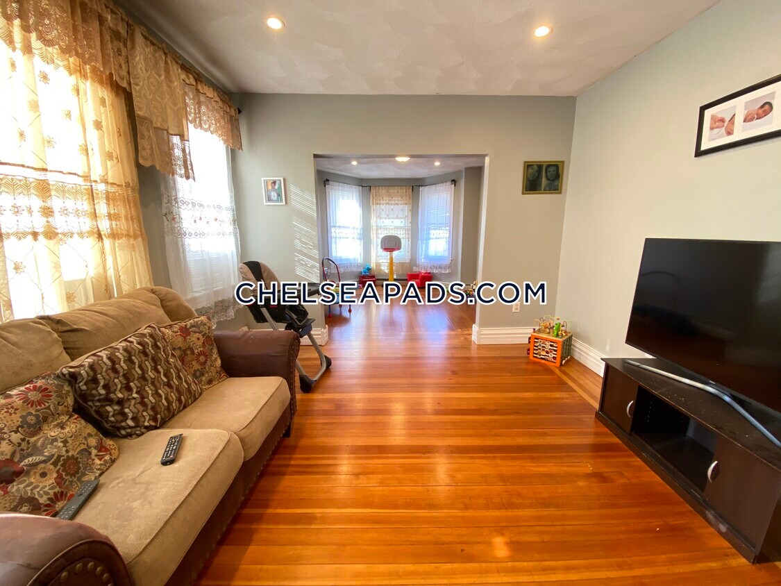 21 Woodlawn Ave Unit 2, Chelsea, MA 02150 Apartment for Rent in