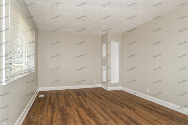 Foto del edificio - 4933 Countryside Dr