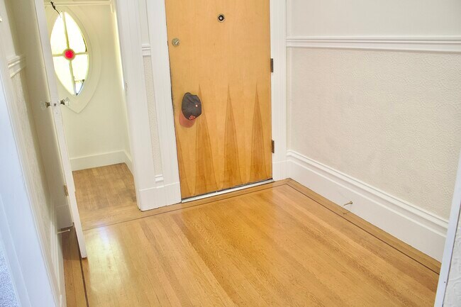 Front entrance - 1221 18th St