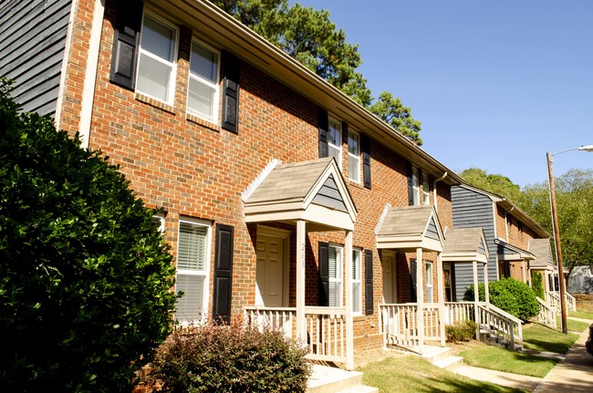 Foto del edificio - Forest Edge Townhomes