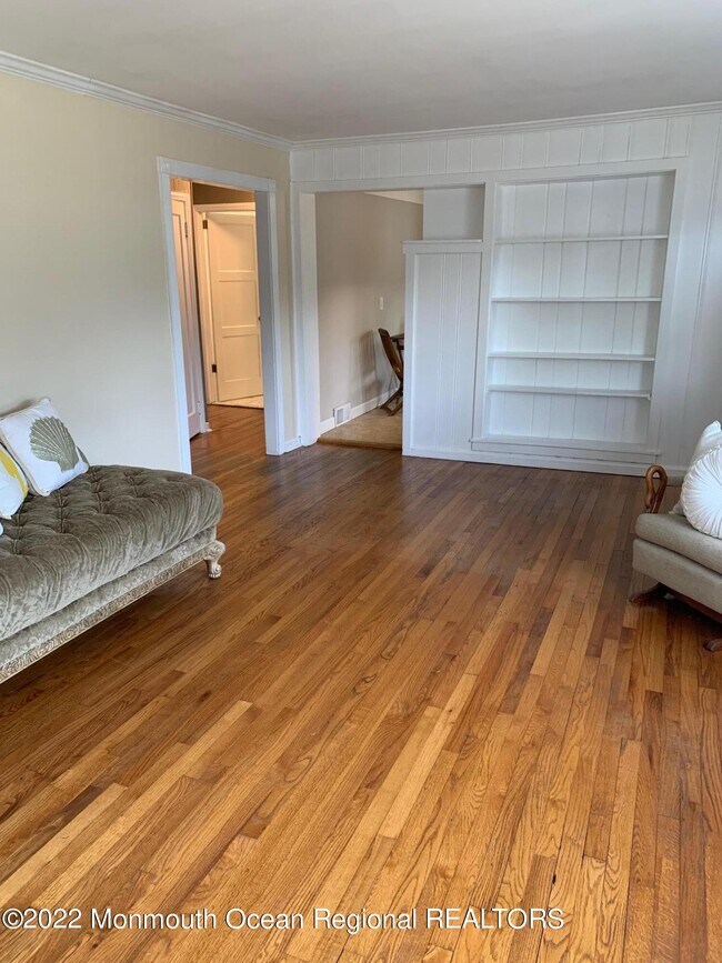 Building Photo - 64 Locust Ave