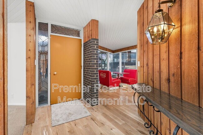 Foto del edificio - 5905 E Maplewood Ave
