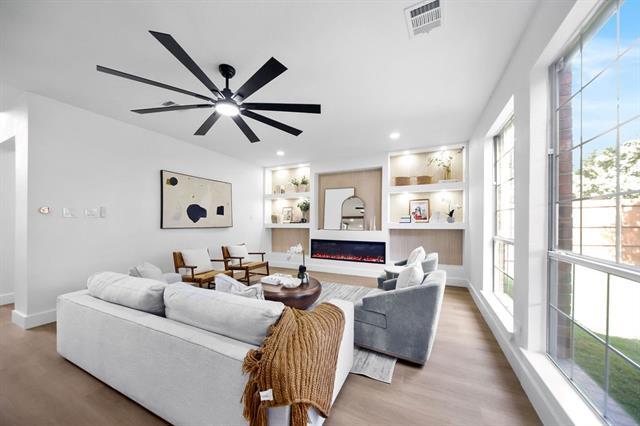 Foto del edificio - 7505 Larchmont Dr