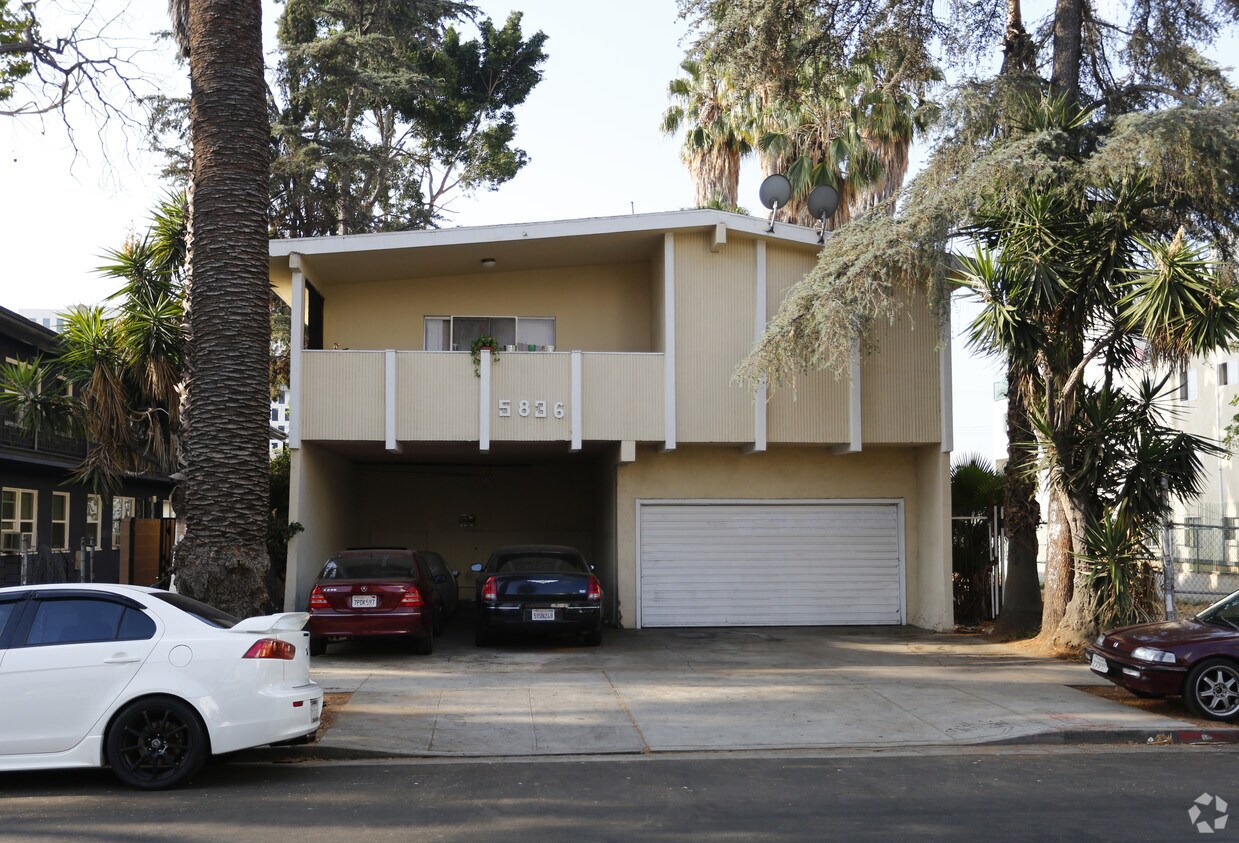 Edificio - 5836 Carlton Way