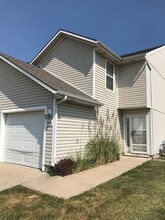 Building Photo - 101 NE Dogwood