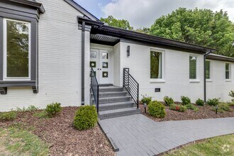 Building Photo - 1243 Saxon Dr