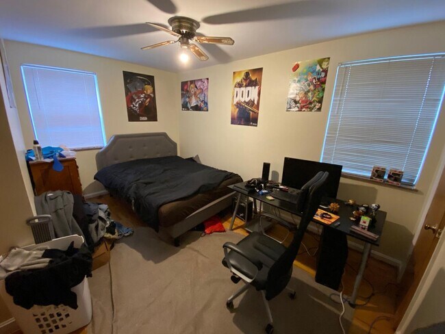 Foto del edificio - 533 Riddle Crest Ln