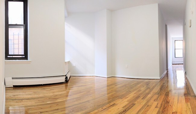 Building Photo - 142 St Pauls Pl