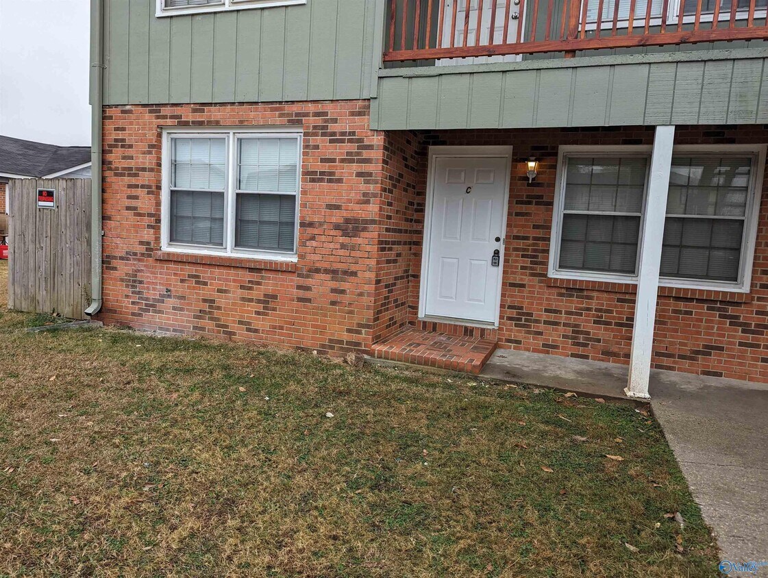 1609 Ororke Ln SW Unit C, Decatur, AL 35603 Room for Rent in Decatur