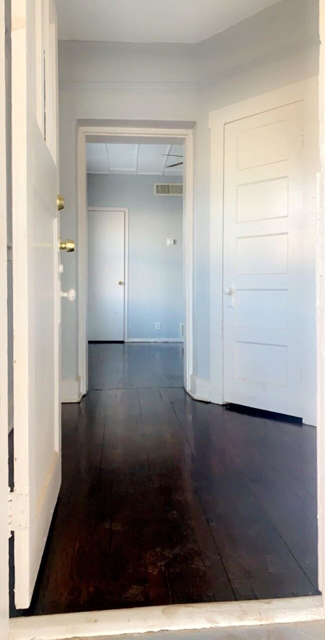Foyer Closet - 2915 Mobile Ave