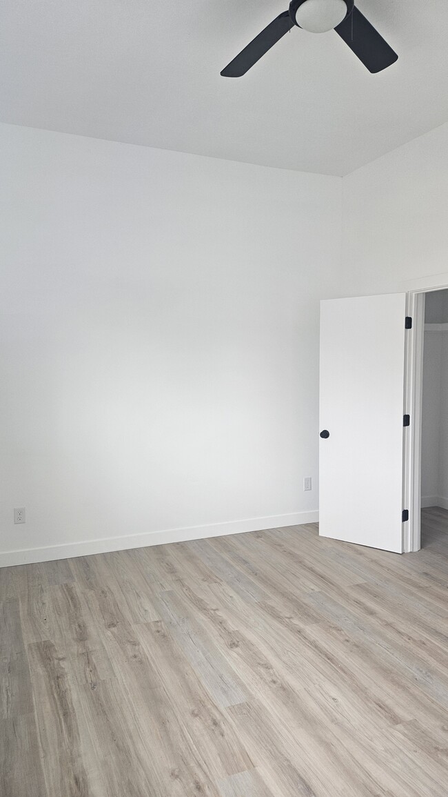Building Photo - 147 W 500 S