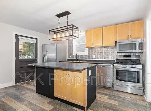 Foto del edificio - 4916 Jameson St
