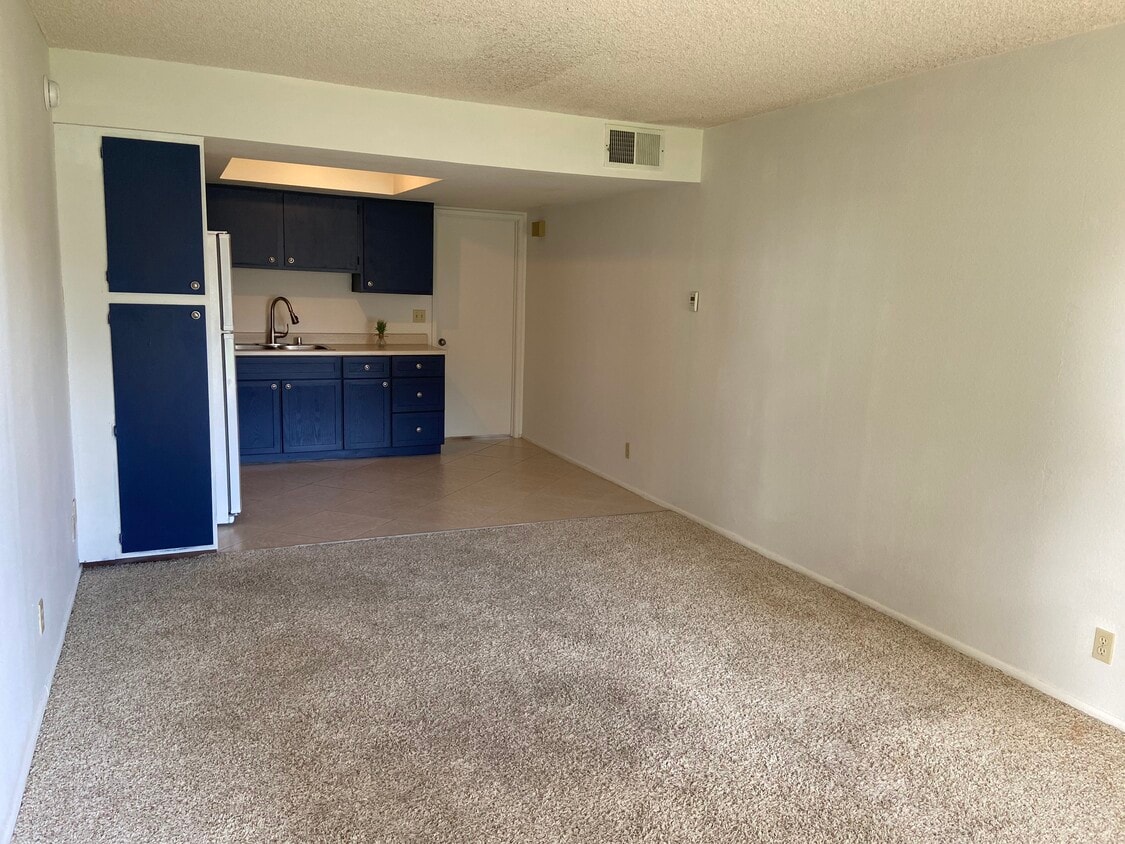 Primary Photo - 9645 Spyglass Ave