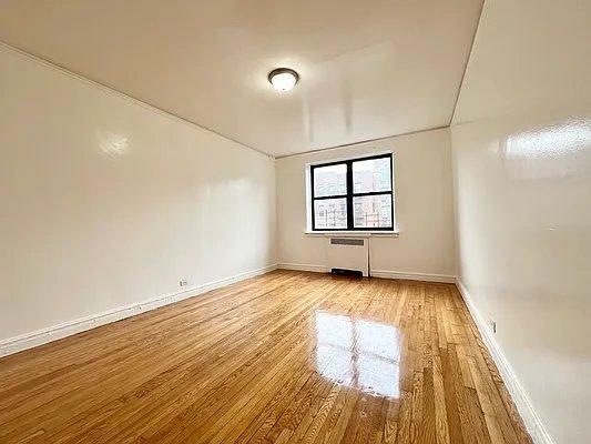 Foto del edificio - 1 bedroom in BRONX NY 10467