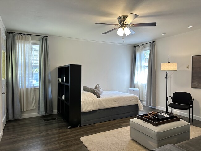 Living Space - Furnished option - 2702 Kenwood Ave