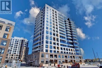 Building Photo - 7950-7950 Bathurst St