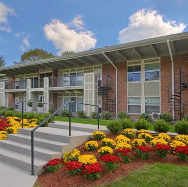 Berkshires At Windsor Gardens Rentals Norwood, MA