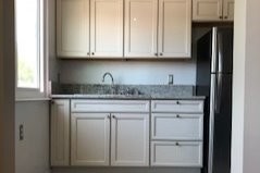 kitchen - 246 E Vine St