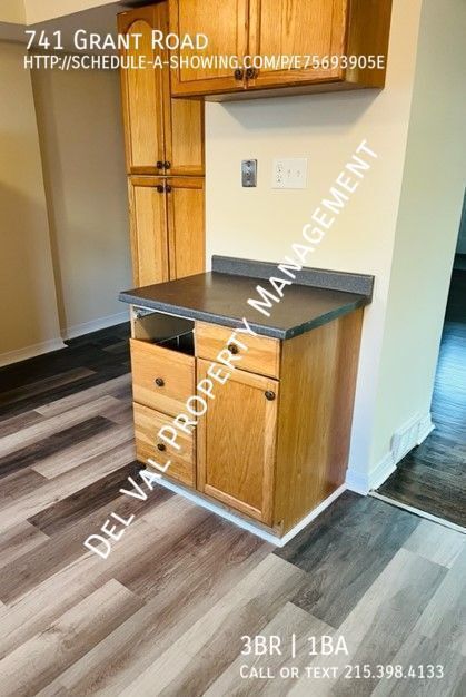 Building Photo - Attractive Brick Rowhome for Rent in Folcr...