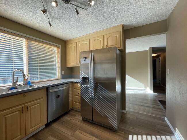 Foto del edificio - West Beaverton Charming 3 Bed 2 Bath House...