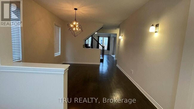 Building Photo - 834 Stallion Cres