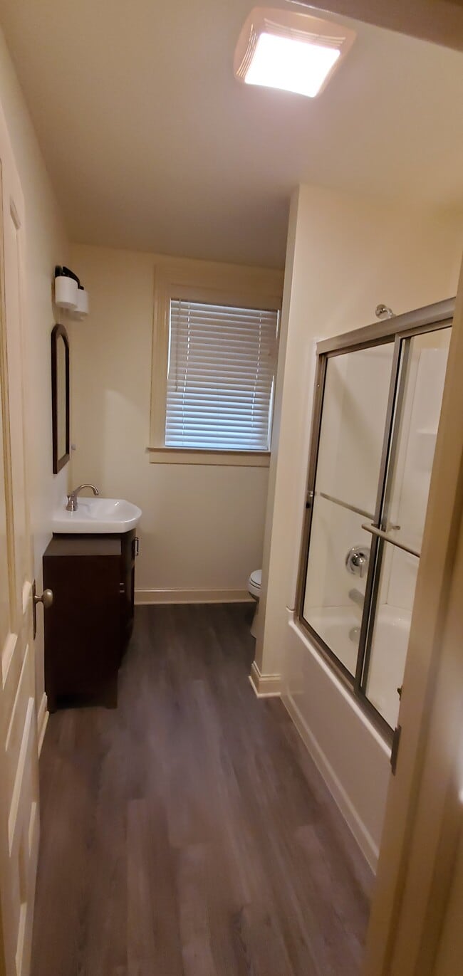 Foto del edificio - 1054 Cornwall Rd