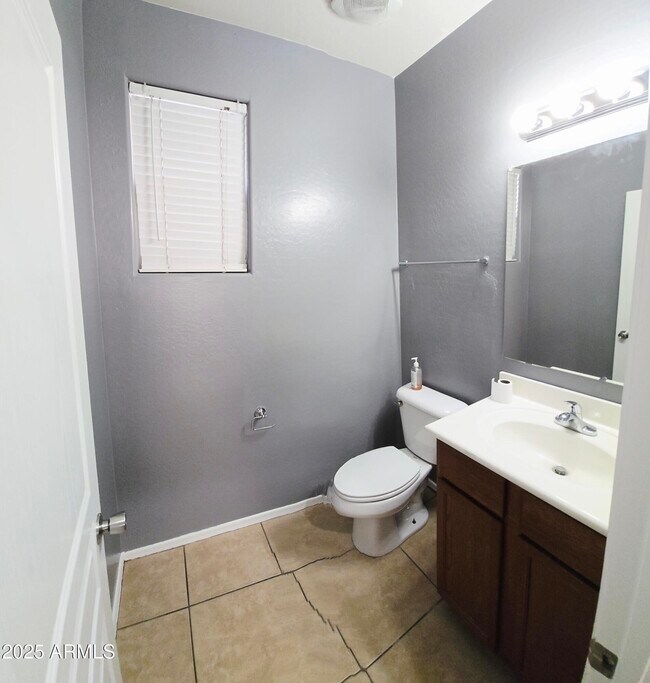Foto del edificio - 587 S Buena Vista Ct