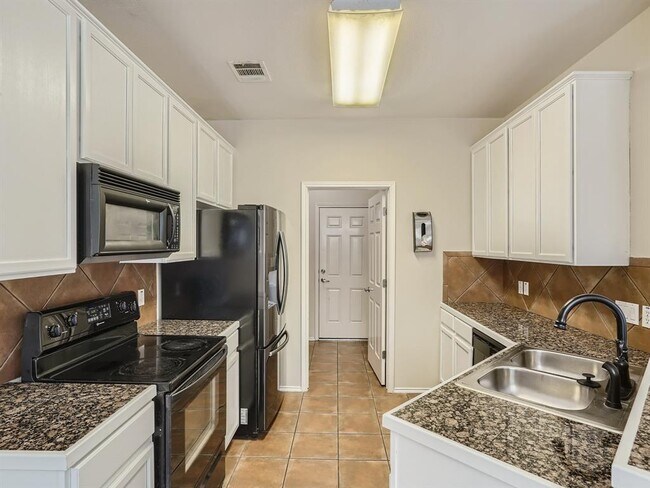 Foto del edificio - 2632 Century Park Blvd