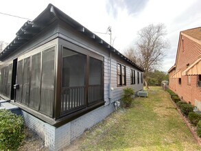 Building Photo - 2305 Marion St