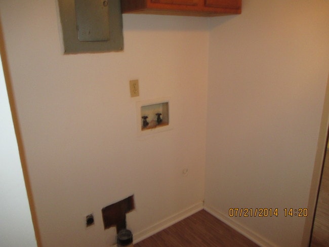Building Photo - 915 N Harmony Rd
