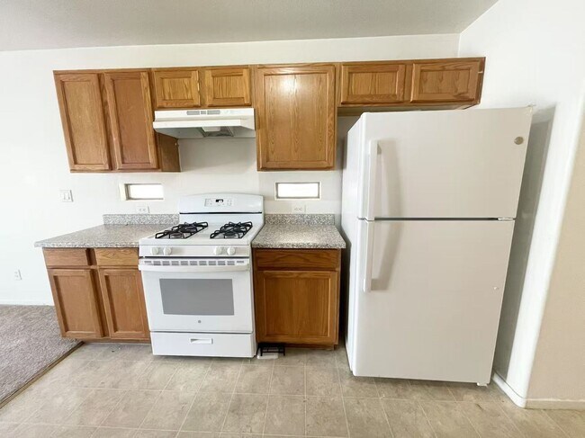 Building Photo - This Cozy 2-story single-family home