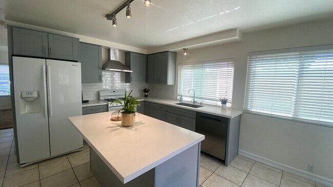 Building Photo - 10832 Caravelle Pl