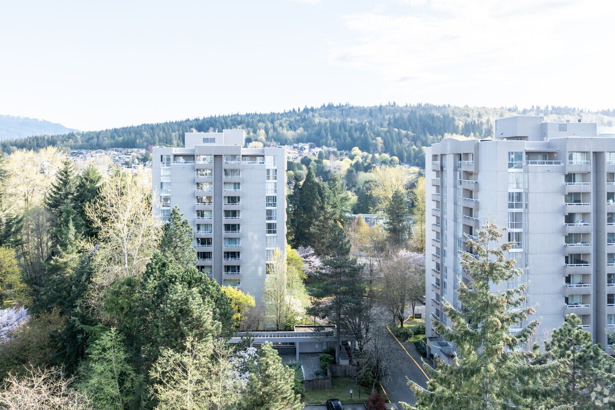 Photo aérienne - Halifax Towers Apartments