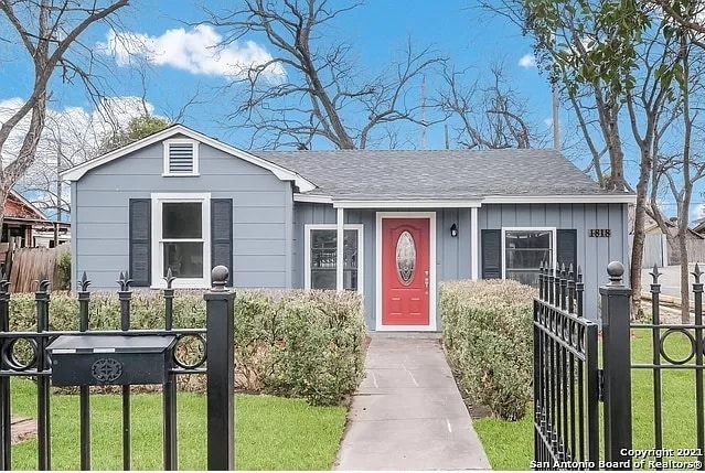 Primary Photo - 1818 W Ridgewood Ct