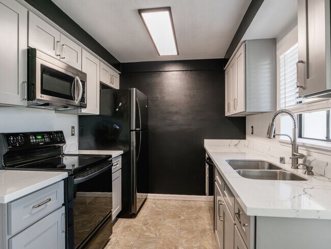 Foto del edificio - 2 Bed - 2 Bath Federal Way Condo!