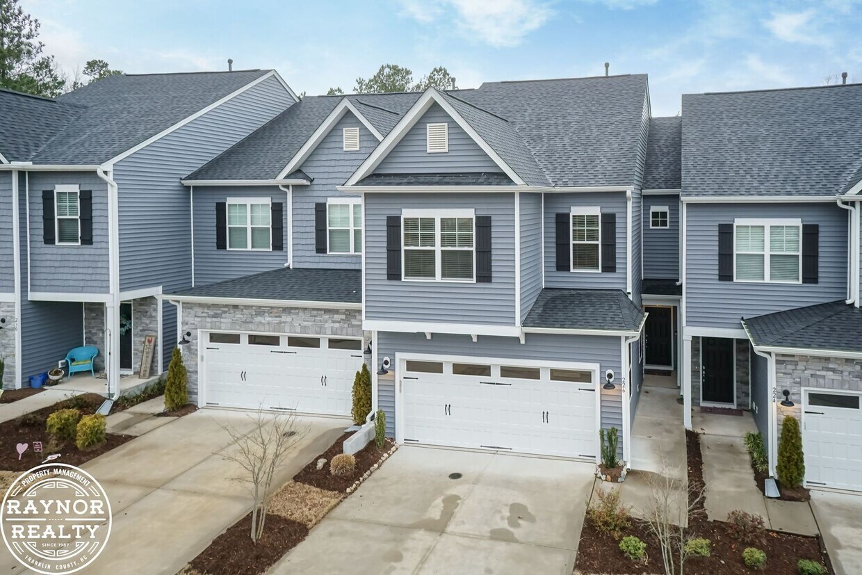 Impeccable townhome in Rolesville House Rental in Rolesville, NC