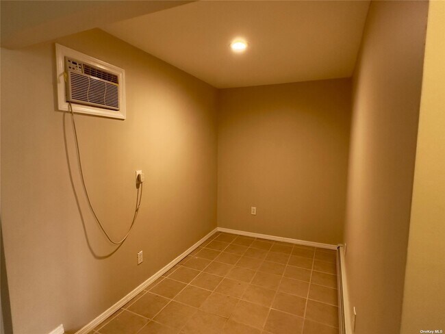 Foto del edificio - 58 Alexander Ave