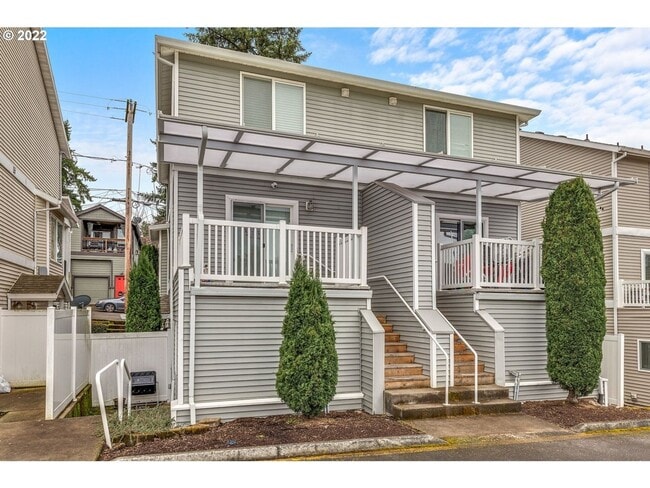 Photo - SEE LISTING for SPECIALS - Recently Refres... Apartment