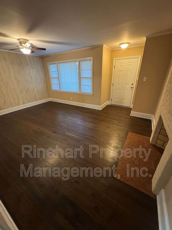 Foto del edificio - 1042 Westover Cir